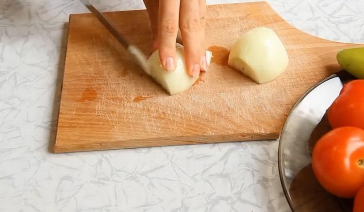 Para cocinar menestra de verduras con rodajas de calabacín