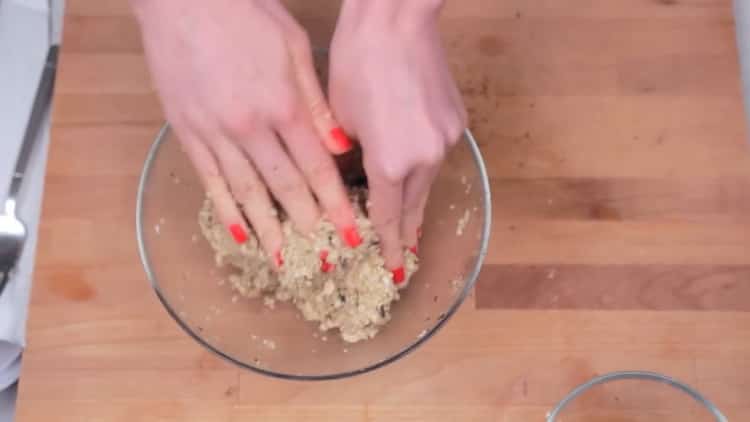 Da biste napravili kolače od zobenih pahuljica, pripremite sastojke za tijesto