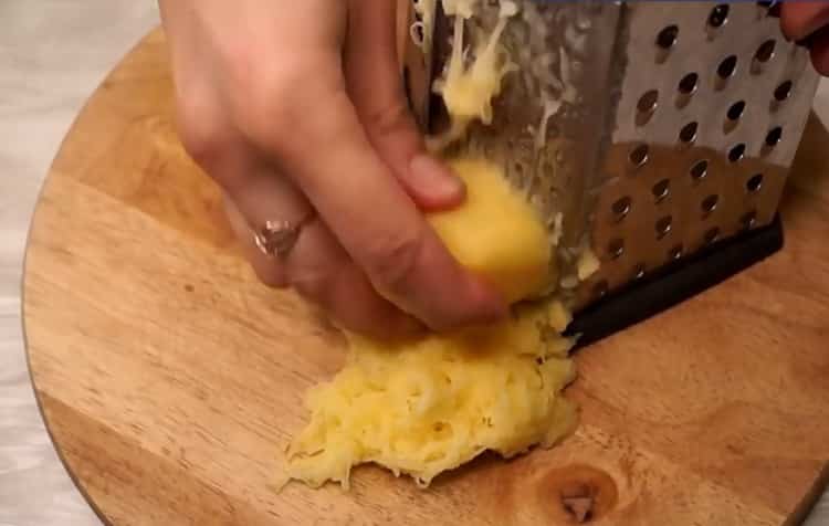 For the preparation of beef liver fritters. grate potatoes