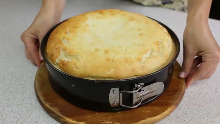 Pour faire une tarte ouverte avec du fromage cottage, préchauffez le four