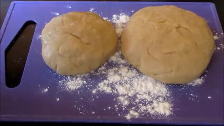 Pour préparer des biscuits sablés avec de la confiture, préparez les ingrédients