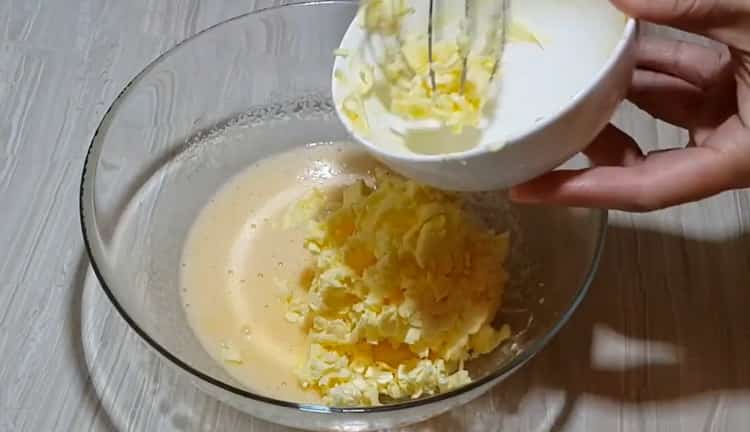 Para preparar un pastel con mermelada, prepare los ingredientes.