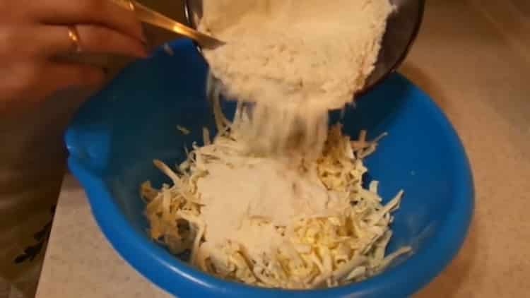 Da biste napravili domaće kolačiće na margarinu prosijte brašno