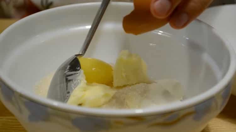 To prepare the cottage cheese and sour cream cookies, prepare the ingredients for the filling