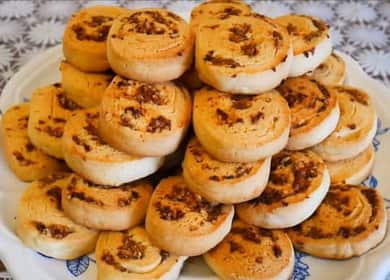Biscuits sur les jaunes selon une recette pas à pas avec photo
