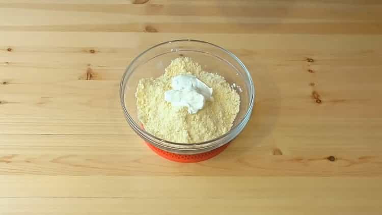 To make cookies on sour cream, add sour cream