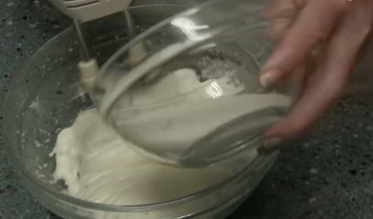 For cookies kiss whisk whites