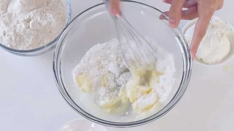 Para hacer galletas con relleno, prepare los ingredientes.