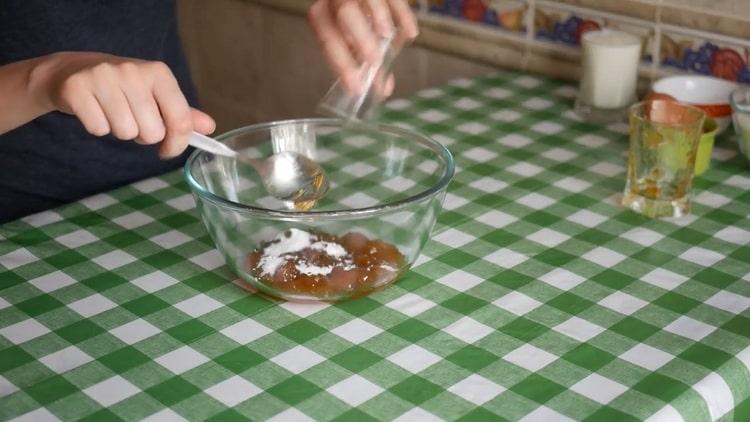 Cooking kefir pie with jam