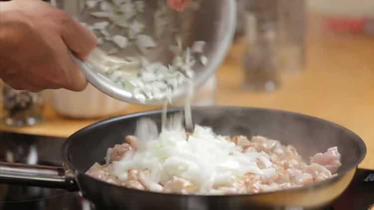 To make a pie with chicken and mushrooms, prepare the filling