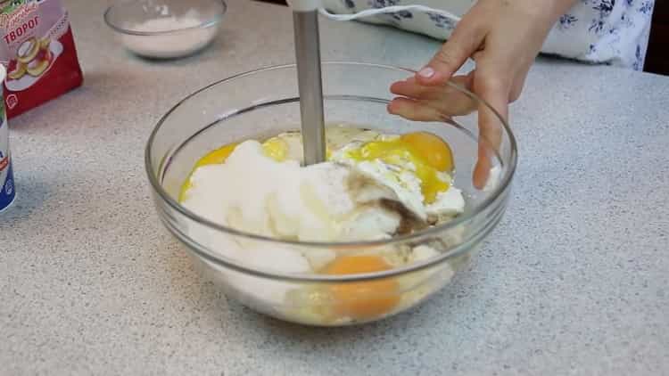 To prepare a pie with cottage cheese in the oven, prepare the ingredients for the cream