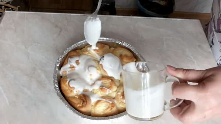 Pie with cottage cheese from yeast dough - a tender and very tasty recipe