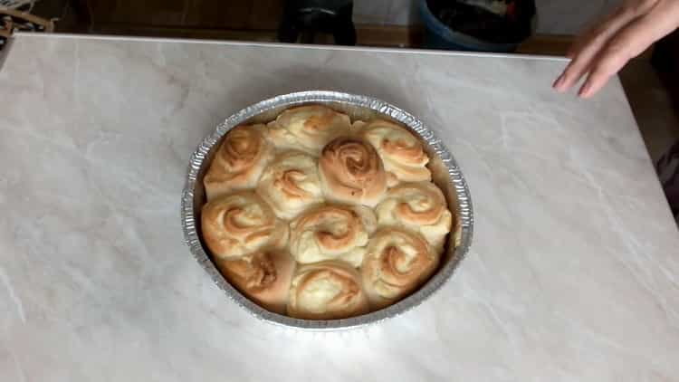 How to make a pie with cottage cheese from yeast dough