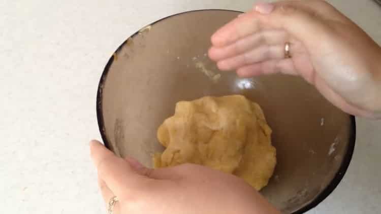 Knead the dough to make a chicken pie