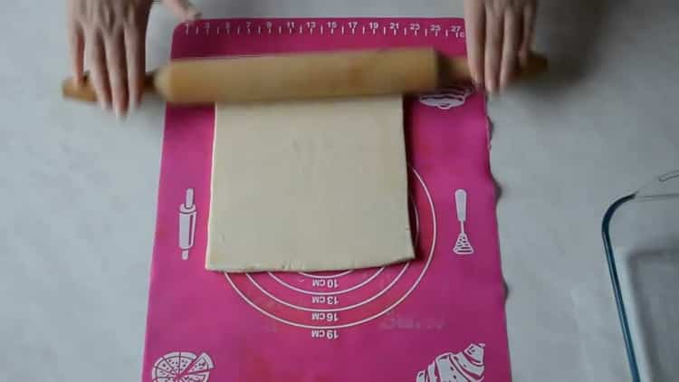 Roll puff pastry to make pizza