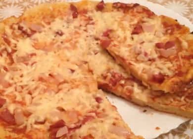 Kako naučiti kako kuhati ukusnu pizzu u kiselom vrhnju i majonezu u tavi