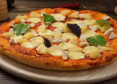 Pizza s piletinom i ananasom: korak po korak recept sa fotografijama