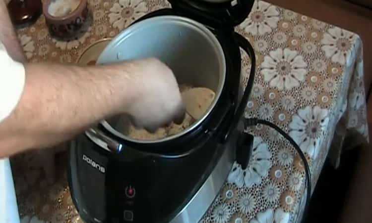 To cook pilaf in a multicooker Polaris, add rice