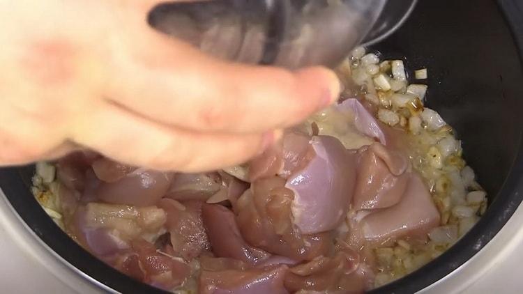 To cook pilaf in a slow cooker with chicken, fry the ingredients