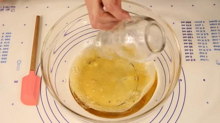 Za pripremu mršavih kolačića ulijte sok