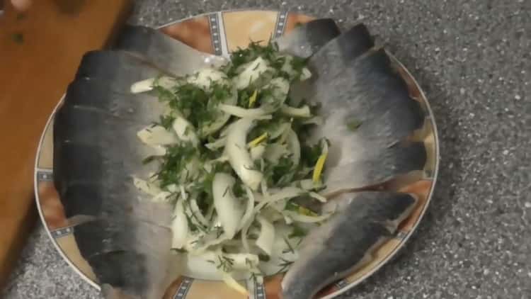 Step-by-step recipe for salting herring