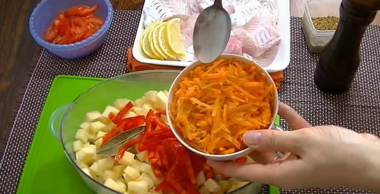 Pour la cuisson du poisson au bain-marie. râper les carottes