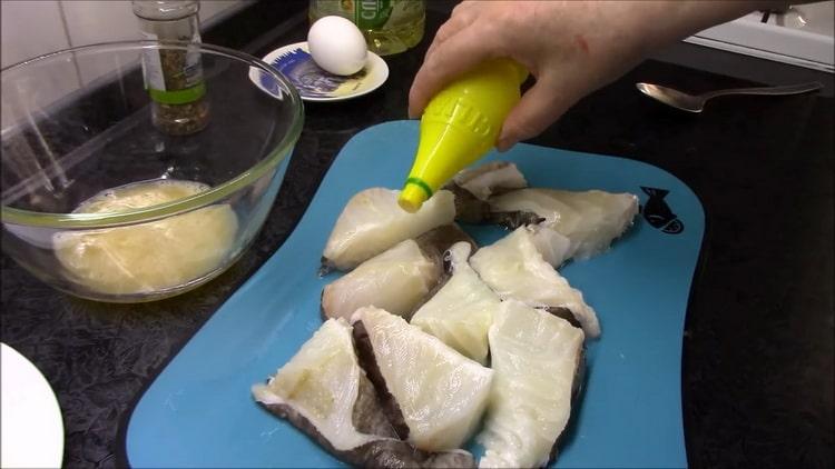 For a delicious cooking of fish catfish, cut the fish