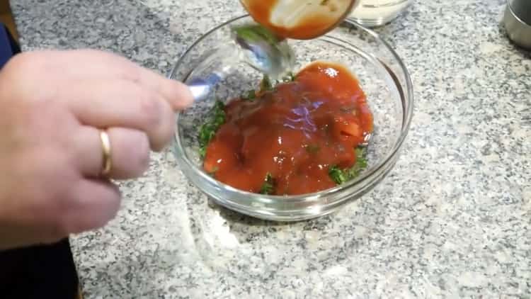 Pour la cuisson du poisson dans les tomates grecques à massage