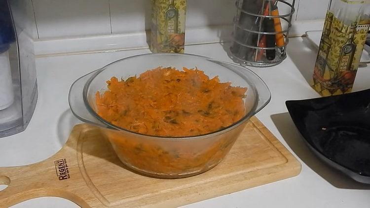 Comment apprendre à cuisiner un poisson savoureux avec une marinade aux carottes et à l'oignon