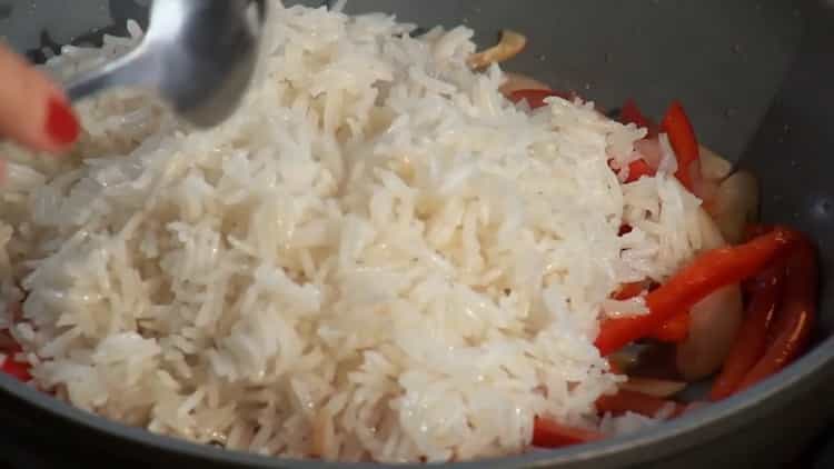 Poisson savoureux avec du riz - le résultat dans les restaurants
