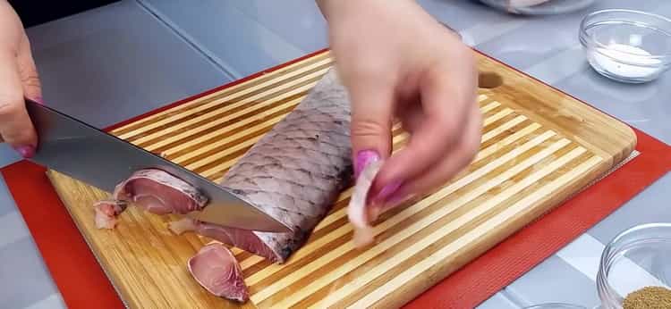 De acuerdo con la receta para cocinar pescado je, prepare los ingredientes