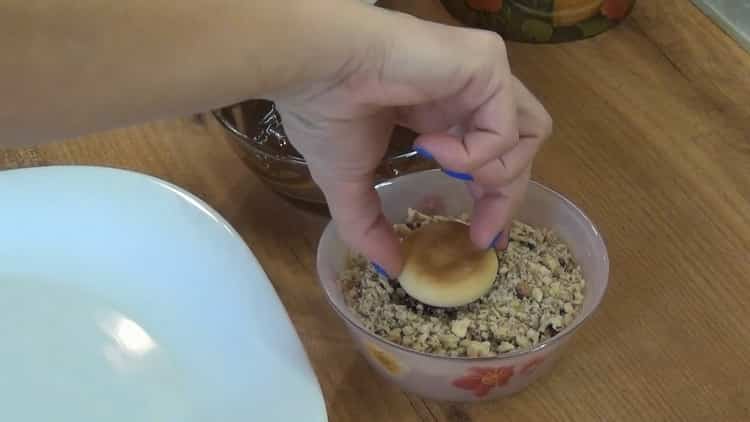 Pour faire des biscuits au beurre, préparez les noix