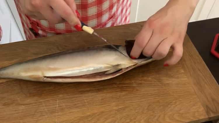 To prepare mackerel in foil, prepare the ingredients