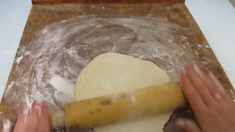 Pour faire de la pâte feuilletée. étaler la pâte