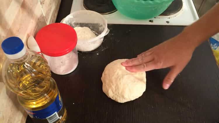 Para preparar hojaldre khinkali, prepare los ingredientes