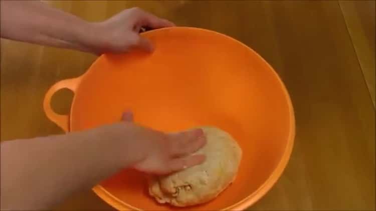To make puff khinkali, knead the dough