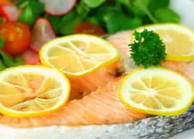 Recipe for salmon baked in the oven with lemon