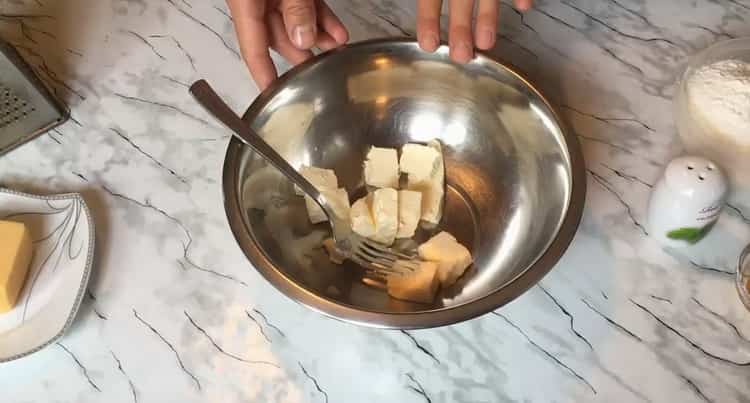 Da biste napravili kekse od sira, pripremite sastojke