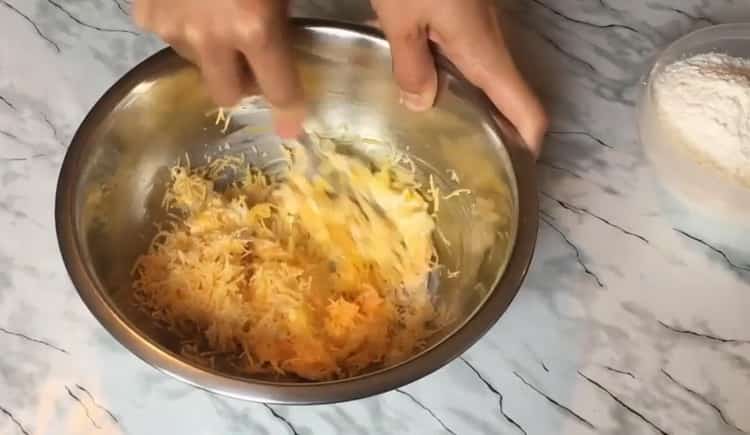 Da biste napravili kekse od sira, pomiješajte sastojke