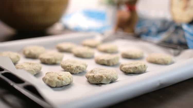 Préchauffez le four pour faire des biscuits à l'avoine caillés