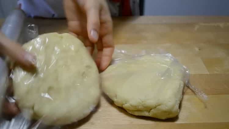 To make envelope curd cookies, put the dough in a bag