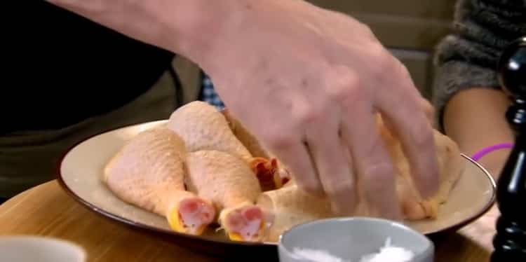 Pour préparer la fricassée de poulet, préparez les ingrédients