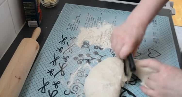 To prepare the Dagestan khinkal, prepare the dough