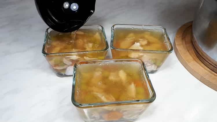 Chicken jelly according to a step by step recipe with photo