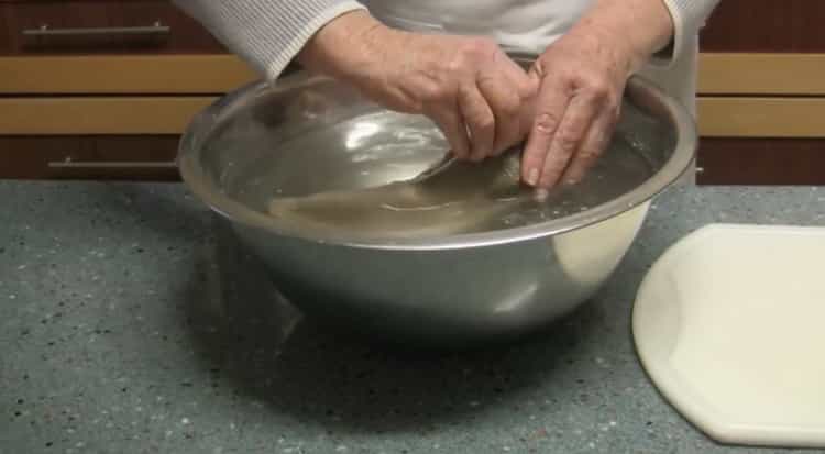 To cook boiled beef tongue according to a simple cooking recipe, clear the tongue