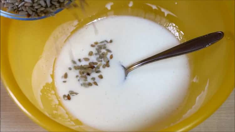 To make bread, fry the seeds and add them to kefir