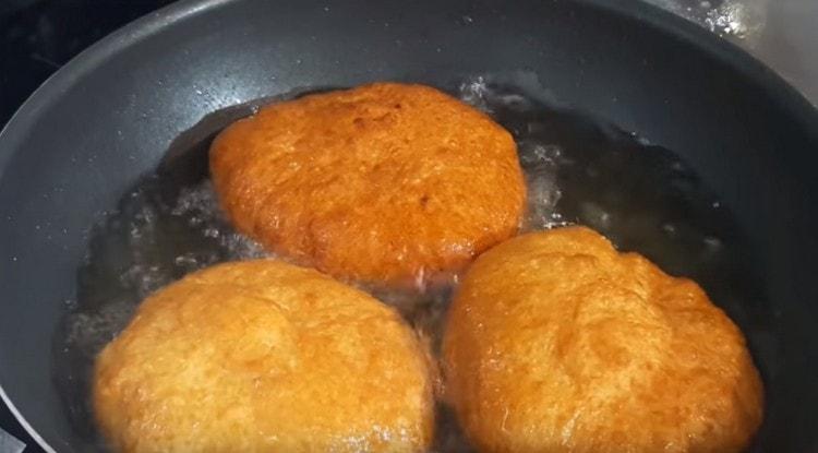 Fry the meat whites with meat until golden brown.