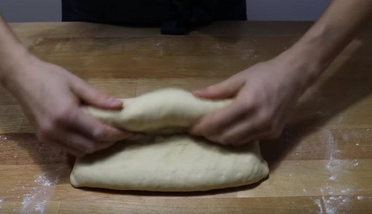 We add the dough four times by the same principle.