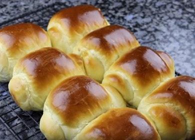 Cuire des petits pains parfumés à Hokkaido: une recette avec des photos et des vidéos.