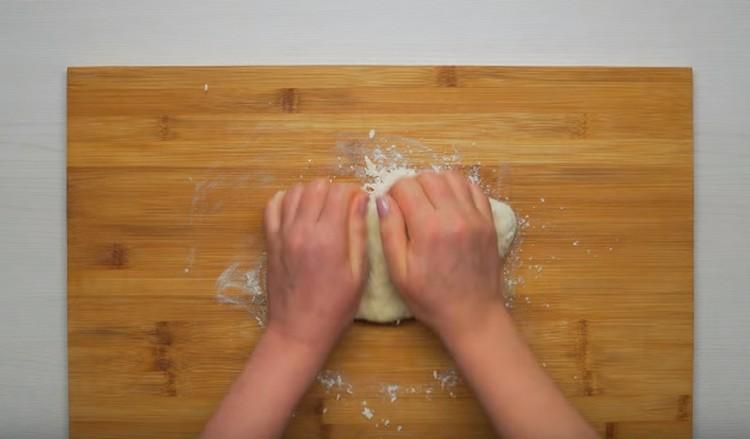 Knead the dough.